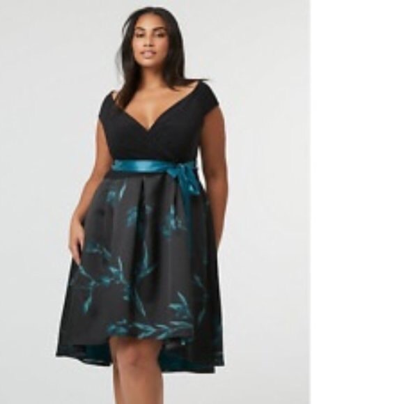 🌹HOST PICK 🌹Le Chateau Black and Teal Flare Asymmetrical Formal Dress - Picture 3 of 4